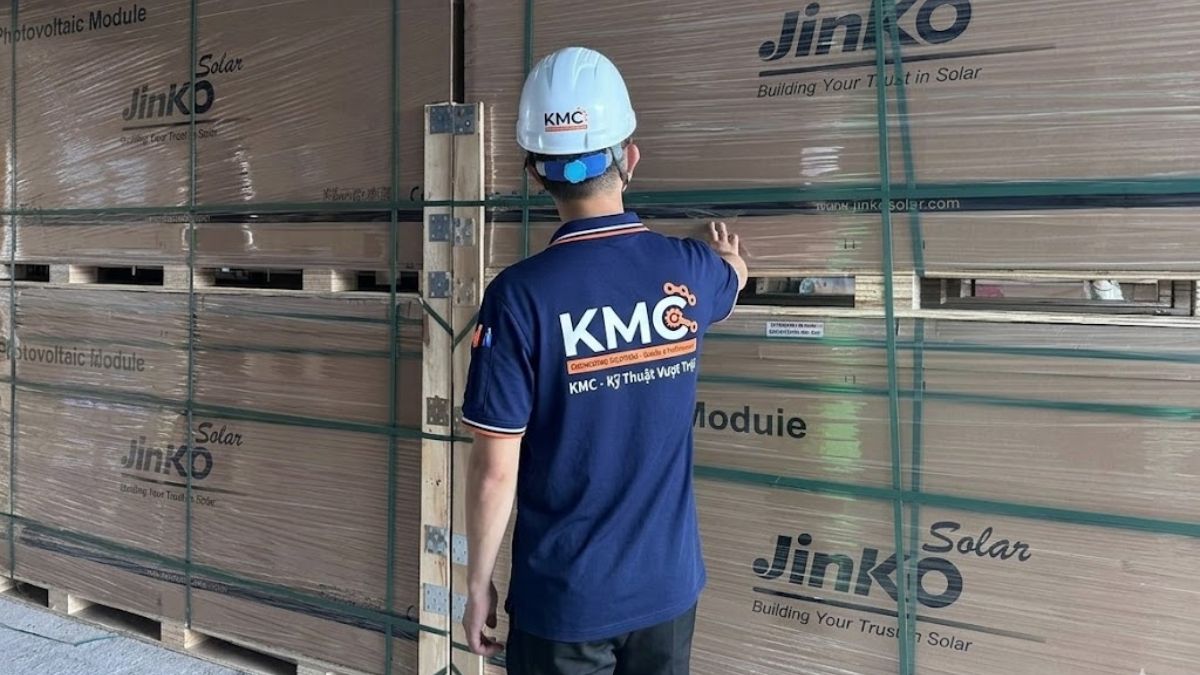 cần mua tấm pin năng lượng mặt trời jinko 615W