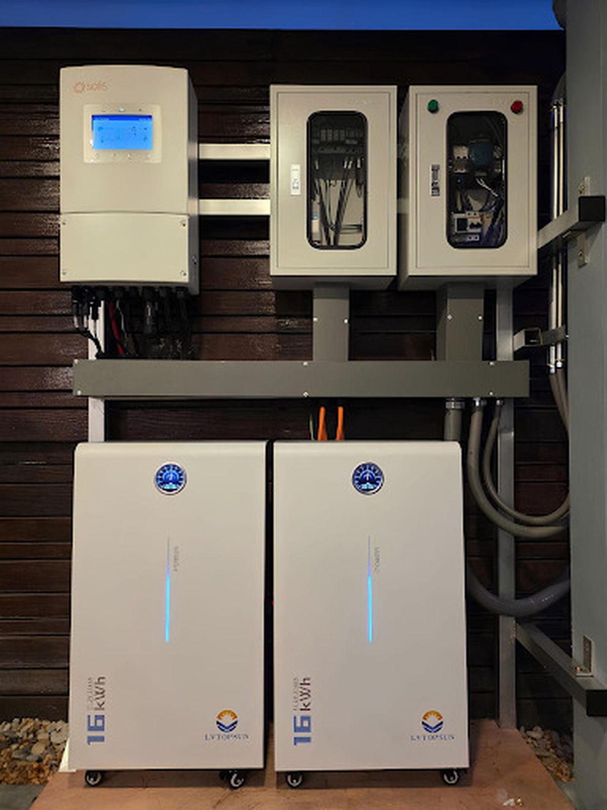 lắp đặt PIN lưu trữ điện mặt trời lithium LVTOPSUN 16KW